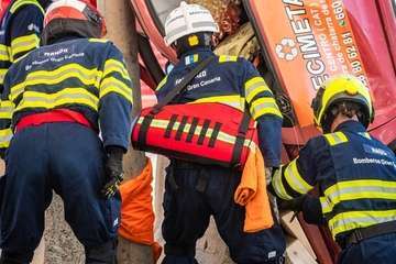 Los Bomberos de Gran Canaria se estrenan con un vehículo en vertical en el Encuentro Nacional de Rescate en Accidentes de Tráfico/TA.